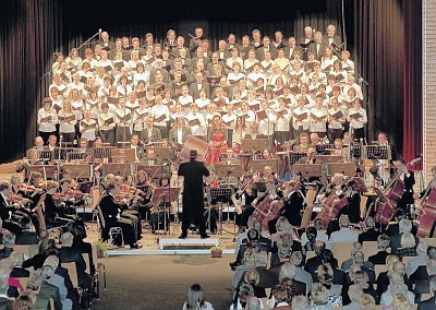 IX. Sinfonie von Beethoven bei der Eröffnung des Festjahres "775 Jahre Prenzlau" (Foto: Franz Roge) IX. Sinfonie von Beethoven bei der Eröffnung des Festjahres "775 Jahre Prenzlau" (Foto: Franz Roge)